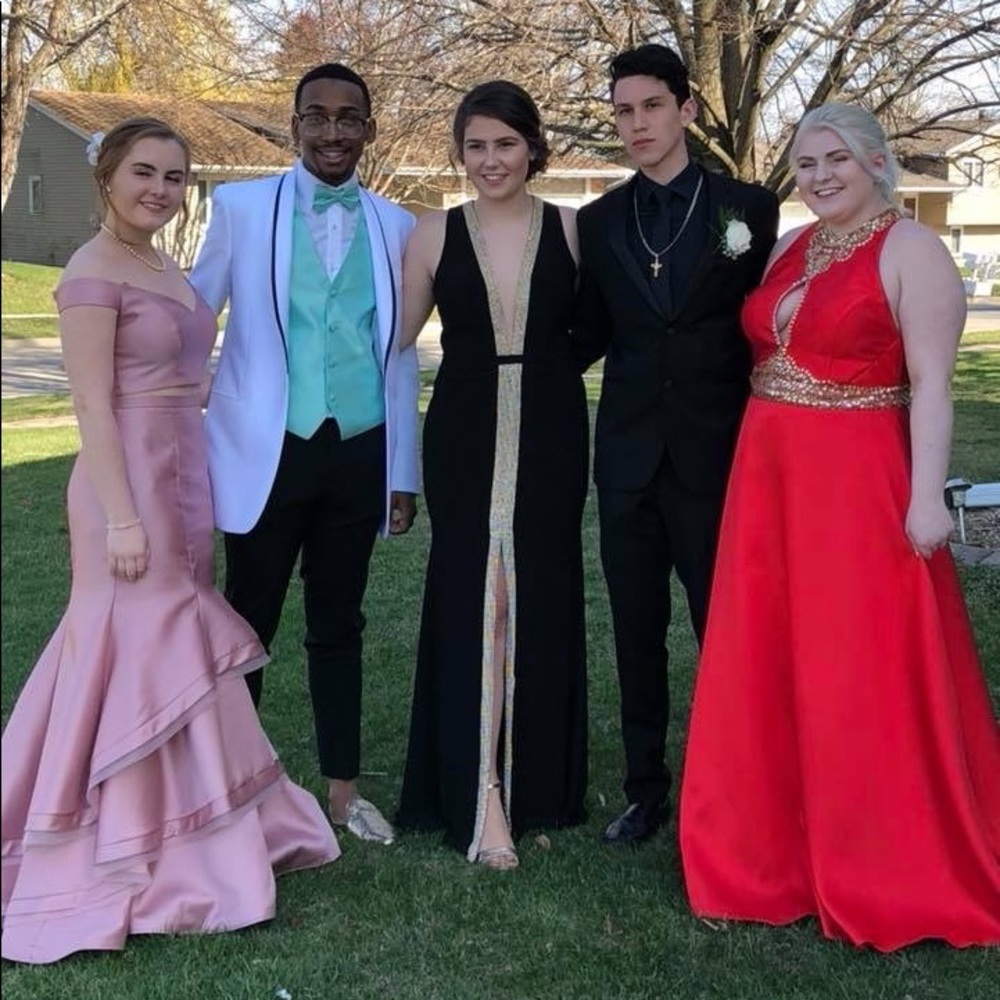 Red Prom Dress! - Picture 3 of 7